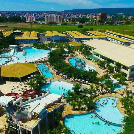 カルダス・ノバスLacqua Di Roma Com Piscina De Ondas Juniorアパートメント エクステリア 写真